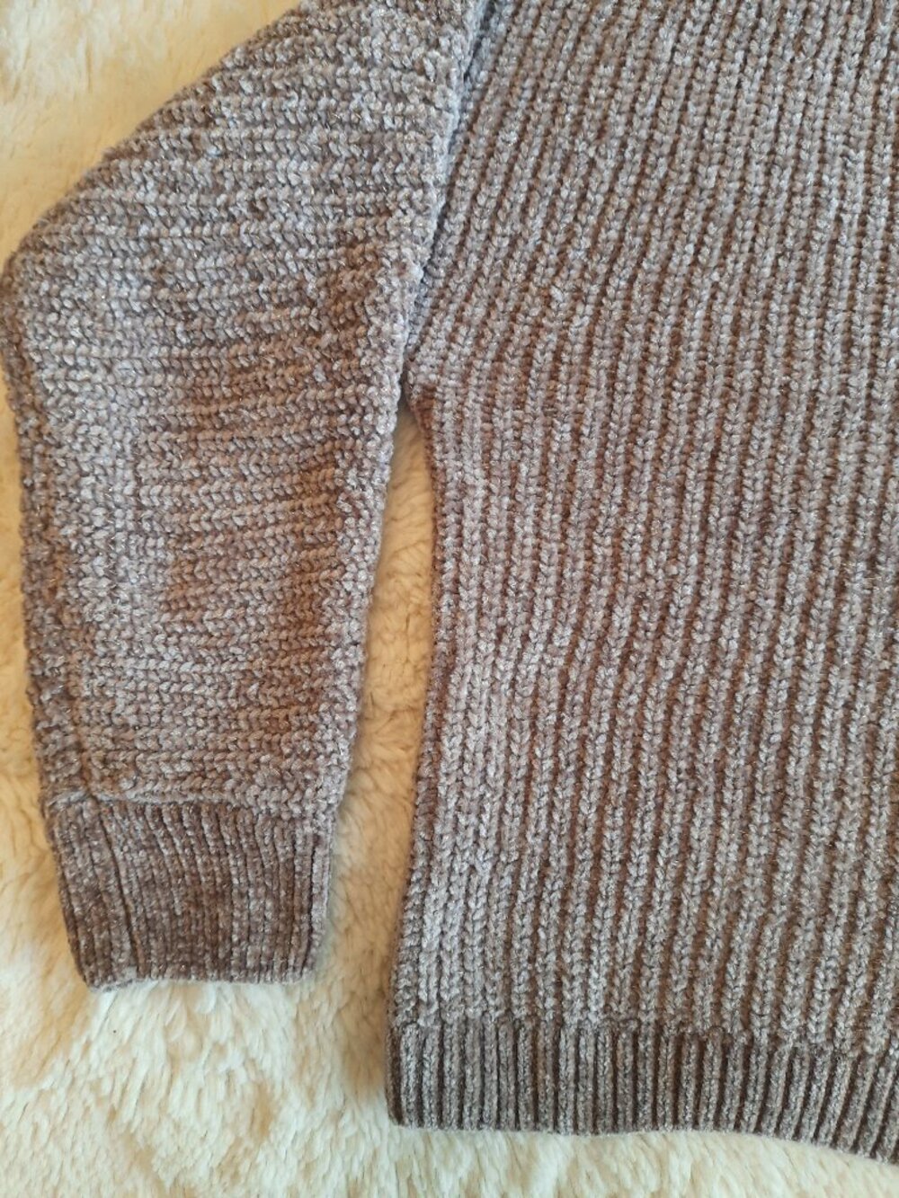Philosophy Ribbed V-neck Sweater - Picture 3 of 9